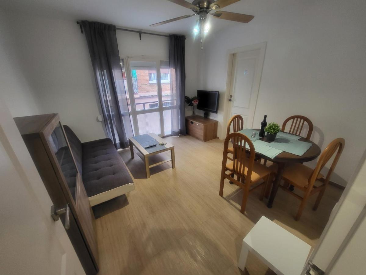 Habitaciones Con Bano Compartido En Bonito Apartamento En Badalona Bagian luar foto